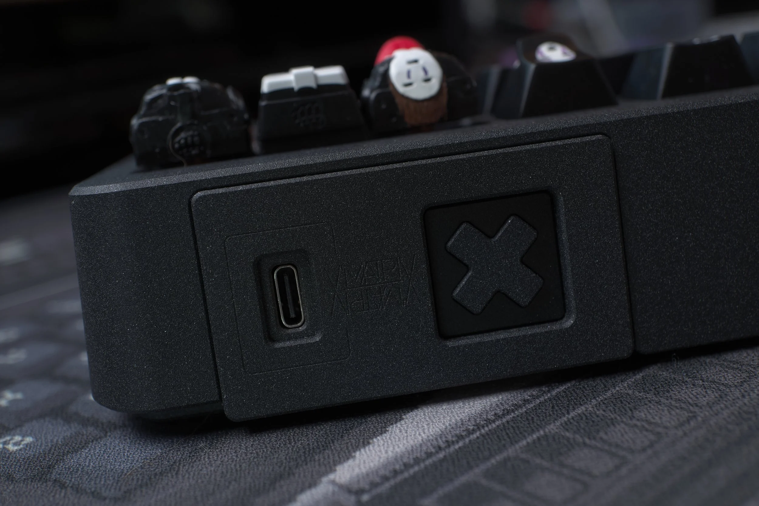 Matrix Lab IM+ Mr Hat [Santa] — Lightning Keyboards